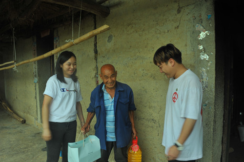 ������������Ա�������ο������Ⱥ��